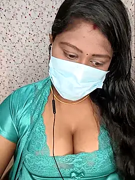 Snapshot of Romantic_Woman chatting on April 30, 2026, 8:57 pm Romantic Woman online show from April 30, 2026, 8:57 pm