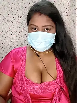 Snapshot of Romantic_Woman chatting on May 4, 2026, 6:48 pm Romantic Woman online show from May 4, 2026, 6:48 pm