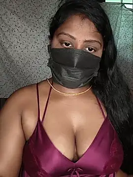 Snapshot of Romantic_Woman chatting on May 16, 2026, 7:05 am Romantic Woman online show from May 16, 2026, 7:05 am
