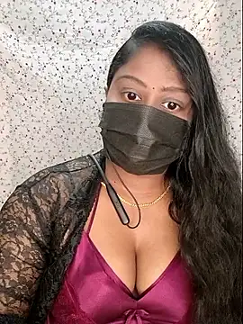 Snapshot of Romantic_Woman chatting on May 16, 2026, 6:39 pm Romantic Woman online show from May 16, 2026, 6:39 pm