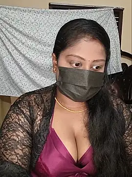 Snapshot of Romantic_Woman chatting on May 18, 2026, 4:13 pm Romantic Woman online show from May 18, 2026, 4:13 pm