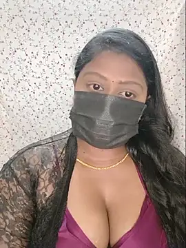 Snapshot of Romantic_Woman chatting on May 25, 2026, 6:47 pm Romantic Woman online show from May 25, 2026, 6:47 pm
