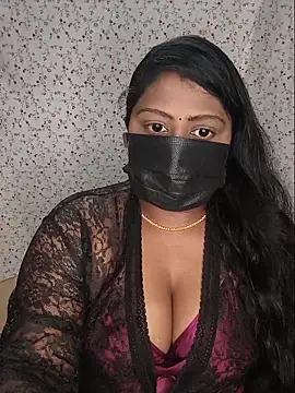Snapshot of Romantic_Woman chatting on June 6, 2026, 7:07 pm Romantic Woman online show from June 6, 2026, 7:07 pm