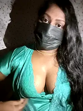 Snapshot of Romantic_Woman chatting on June 8, 2026, 7:47 pm Romantic Woman online show from June 8, 2026, 7:47 pm