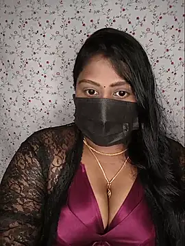 Snapshot of Romantic_Woman chatting on June 13, 2026, 6:17 pm Romantic Woman online show from June 13, 2026, 6:17 pm