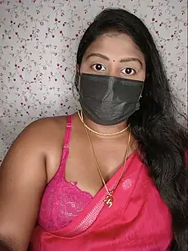 Snapshot of Romantic_Woman chatting on June 25, 2026, 6:01 pm Romantic Woman online show from June 25, 2026, 6:01 pm