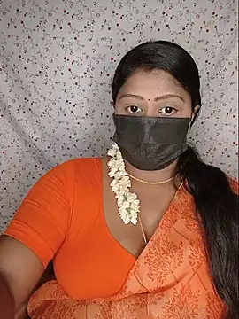 Snapshot of Romantic_Woman chatting on July 18, 2026, 6:23 pm Romantic Woman online show from July 18, 2026, 6:23 pm