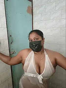 Snapshot of Romantic_Woman chatting on July 22, 2026, 5:43 am Romantic Woman online show from July 22, 2026, 5:43 am