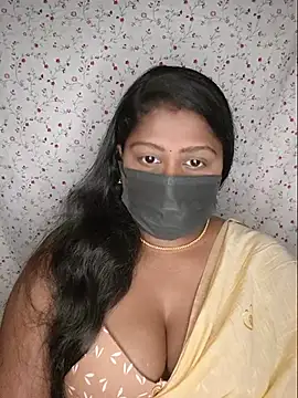 Snapshot of Romantic_Woman chatting on July 22, 2026, 6:22 pm Romantic Woman online show from July 22, 2026, 6:22 pm