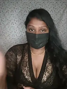 Snapshot of Romantic_Woman chatting on August 2, 2026, 9:52 am Romantic Woman online show from August 2, 2026, 9:52 am