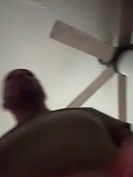 Snapshot of Woody_and_Jessie chatting on April 14, 2026, 5:08 pm Woody and Jessie online show from April 14, 2026, 5:08 pm