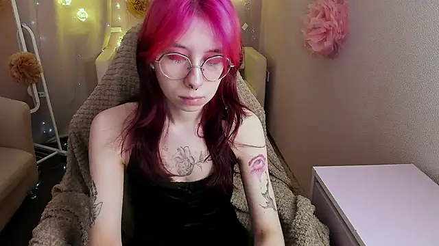 Alice Nyx online show from April 10, 2026, 8:35 pm