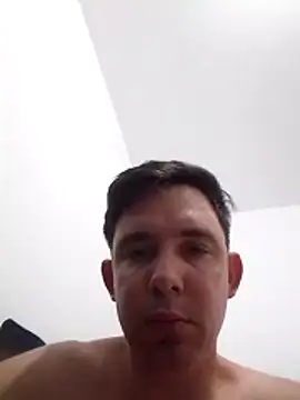 Roger1986  online show from April 9, 2026, 2:44 am