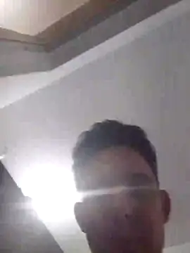 Roger1986  online show from April 9, 2026, 11:54 pm