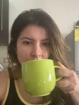 DivvaOficiall1 online show from April 4, 2026, 4:04 pm