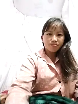 Snapshot of Yo-must chatting on April 22, 2026, 4:41 pm Yo-must online show from April 22, 2026, 4:41 pm