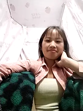 Snapshot of Yo-must chatting on April 23, 2026, 7:16 pm Yo-must online show from April 23, 2026, 7:16 pm