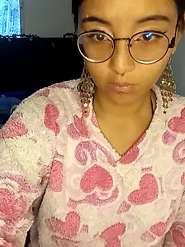 kitsune nyoko online show from April 6, 2026, 10:54 pm