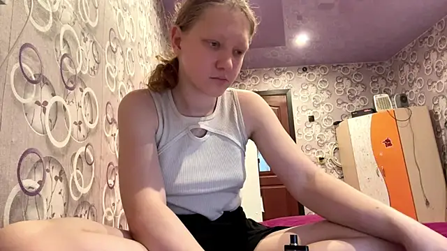 BirgitKamal online show from July 28, 2026, 4:39 pm