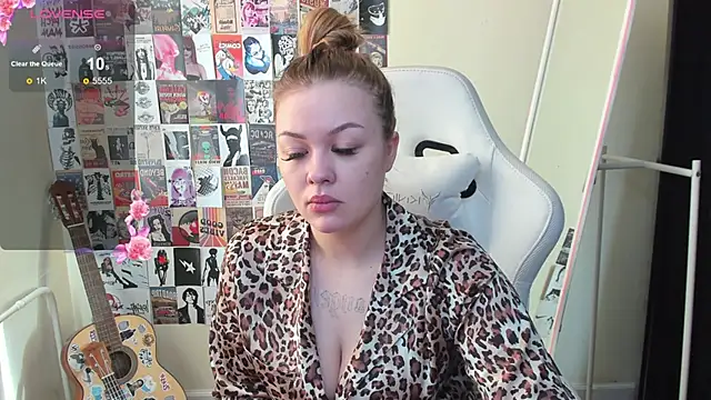 AmeliePeach online show from May 1, 2026, 1:43 am
