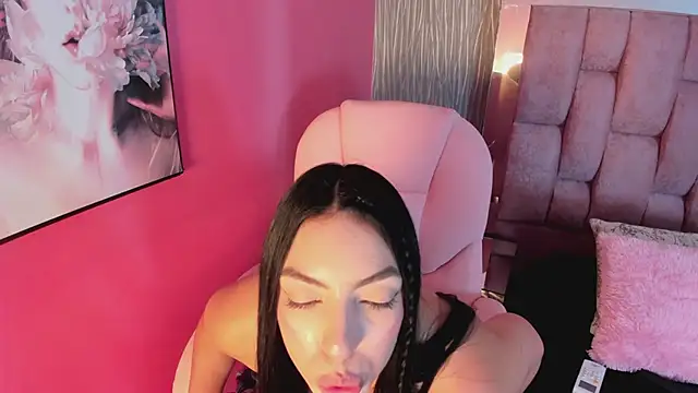 Ashly bloom  online show from July 28, 2026, 2:13 pm