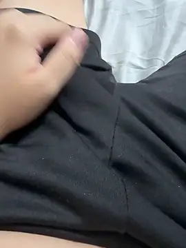 Snapshot of Lalamon2 chatting on April 5, 2026, 4:37 pm Lalamon2 online show from April 5, 2026, 4:37 pm