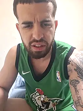 leoxxxgato online show from April 16, 2026, 3:07 am