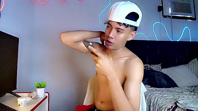 Snapshot of Ethan_Noa chatting on April 13, 2026, 3:39 pm Ethan Noa online show from April 13, 2026, 3:39 pm