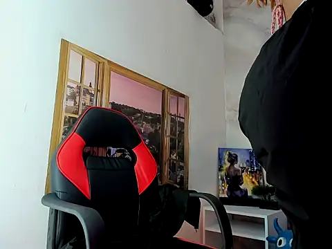 Snapshot of EllyBloom chatting on April 6, 2026, 1:45 pm EllyBloom online show from April 6, 2026, 1:45 pm