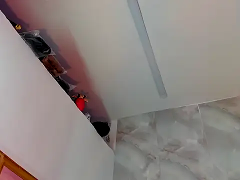 Snapshot of EllyBloom chatting on April 12, 2026, 1:38 pm EllyBloom online show from April 12, 2026, 1:38 pm