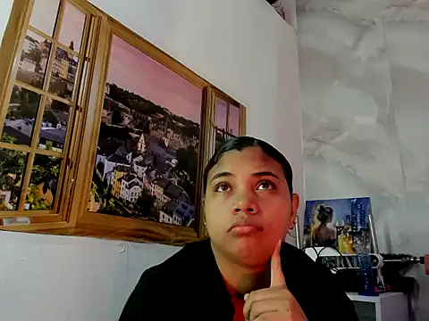 Snapshot of EllyBloom chatting on April 14, 2026, 1:39 pm EllyBloom online show from April 14, 2026, 1:39 pm