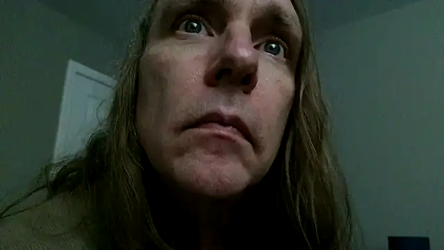 Magnus Luv online show from May 27, 2026, 1:57 am