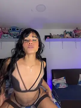 ChloeFox2 online show from April 7, 2026, 3:51 am