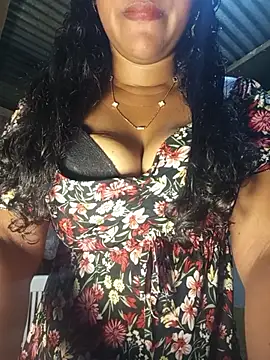 Snapshot of michelle_castillo chatting on April 15, 2026, 3:24 am michelle castillo online show from April 15, 2026, 3:24 am