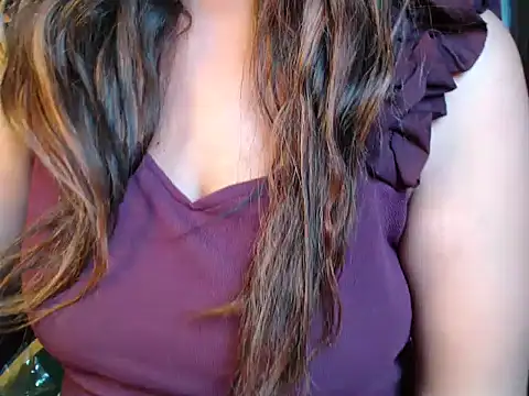 Kiarax1 online show from May 26, 2026, 2:02 pm