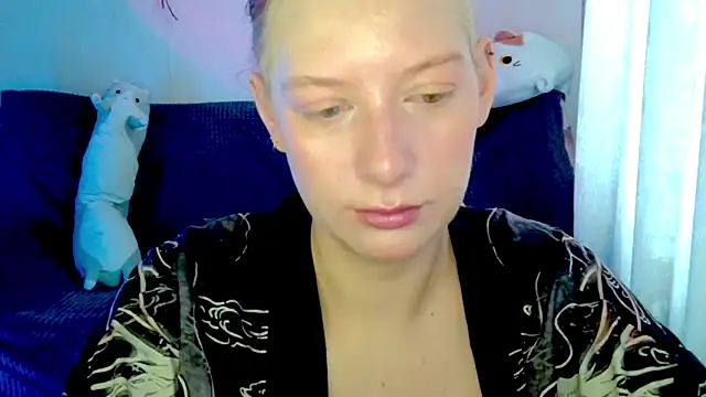 Snapshot of earn_my_lily chatting on April 18, 2026, 6:50 am earn my lily online show from April 18, 2026, 6:50 am