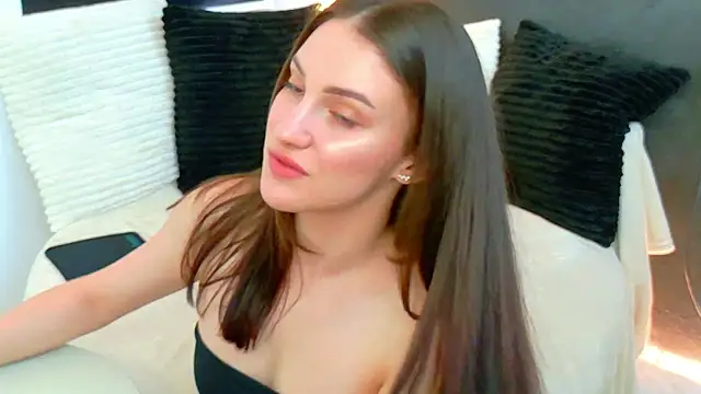 Amira a online show from May 27, 2026, 4:20 am