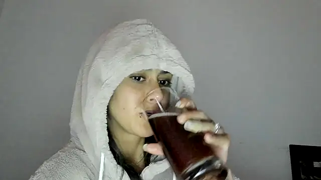 Snapshot of dream_party_4U chatting on June 9, 2026, 10:10 pm dream party 4U online show from June 9, 2026, 10:10 pm