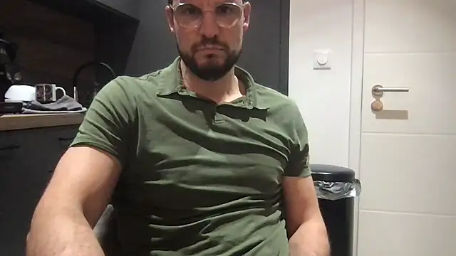 YoloNude online show from April 7, 2026, 8:31 pm