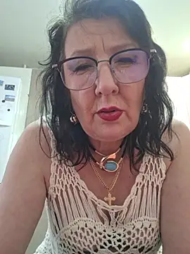 Snapshot of LaliaMia chatting on April 18, 2026, 1:37 pm LaliaMia online show from April 18, 2026, 1:37 pm