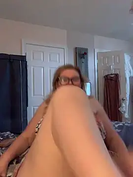 Love Lee xo online show from April 13, 2026, 12:43 pm