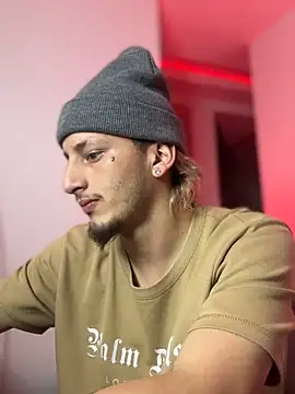 Snapshot of ZarcooX chatting on April 15, 2026, 3:35 am ZarcooX online show from April 15, 2026, 3:35 am