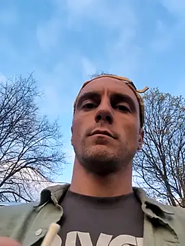 SemoLeo22 online show from April 16, 2026, 11:51 pm