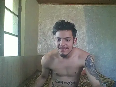 robertmrn112 online show from May 27, 2026, 11:29 am