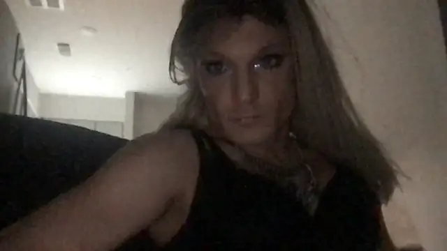 Snapshot of GypsiiCornel chatting on April 30, 2026, 12:28 am GypsiiCornel online show from April 30, 2026, 12:28 am