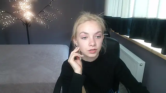 Snapshot of SonnySofia chatting on April 22, 2026, 5:32 am SonnySofia online show from April 22, 2026, 5:32 am