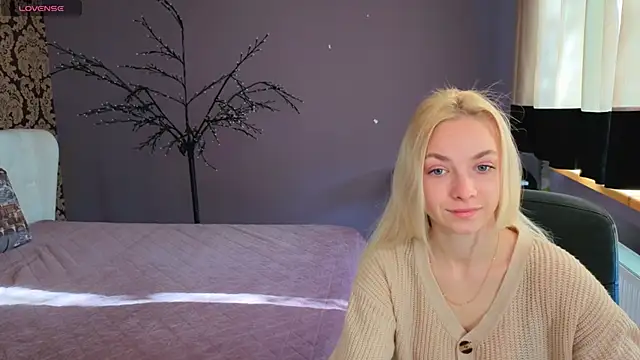 Snapshot of SonnySofia chatting on May 4, 2026, 5:47 am SonnySofia online show from May 4, 2026, 5:47 am