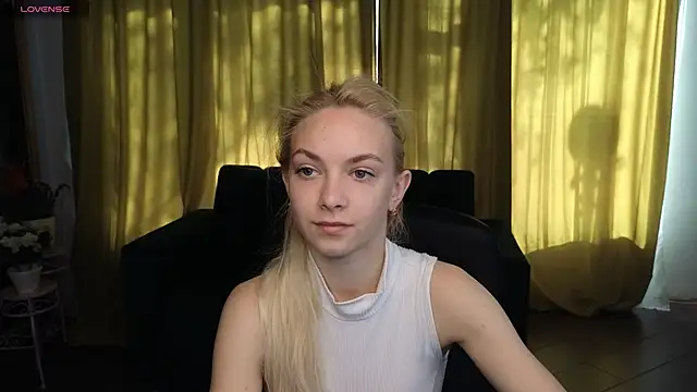 Snapshot of SonnySofia chatting on May 6, 2026, 5:35 am SonnySofia online show from May 6, 2026, 5:35 am