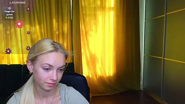 Snapshot of SonnySofia chatting on May 25, 2026, 5:35 am SonnySofia online show from May 25, 2026, 5:35 am