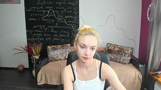 Snapshot of SonnySofia chatting on May 29, 2026, 5:38 am SonnySofia online show from May 29, 2026, 5:38 am